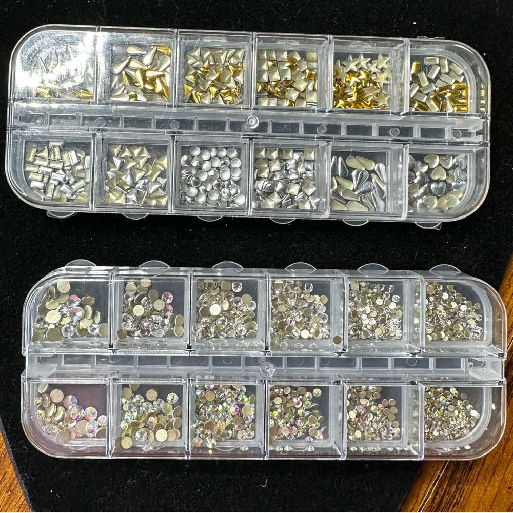 Nail Art Rhinestones and Studs